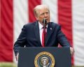 Ông Trump công bố loạt thuế mới với dược phẩm, xe tải, đồ nội thất