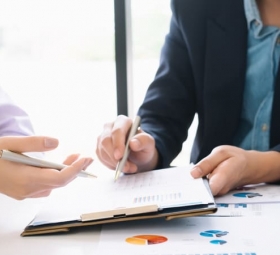 Đại diện ngoài tố tụng